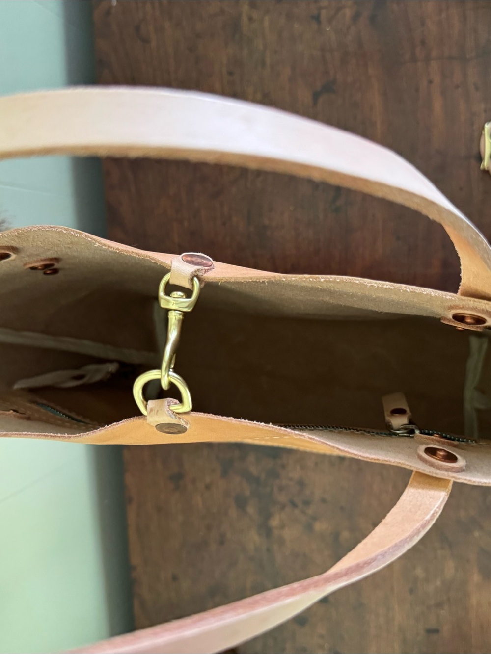 Meanwhile Back On The Farm Virginia Leather Small Tote - Picture 10 of 12